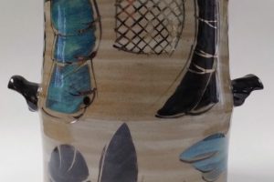 Pot with lug handles